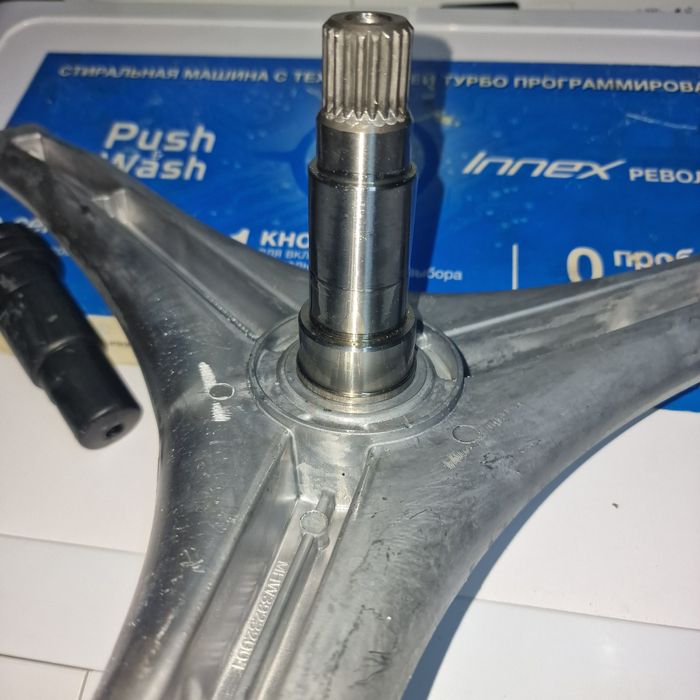 Продам крестовина на LG