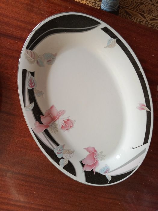 Продам блюдо фарфоровое
