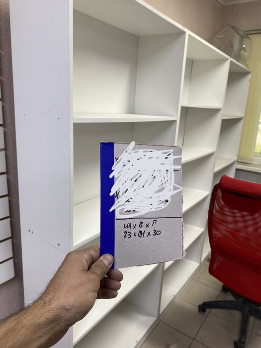 Шкаф витрина состояние отличное