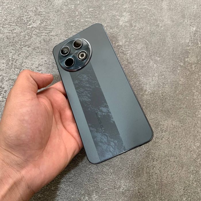 Tecno Spark 30 Pro ideal
