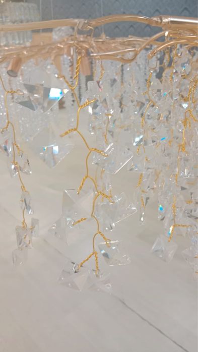 Продам новую люстру