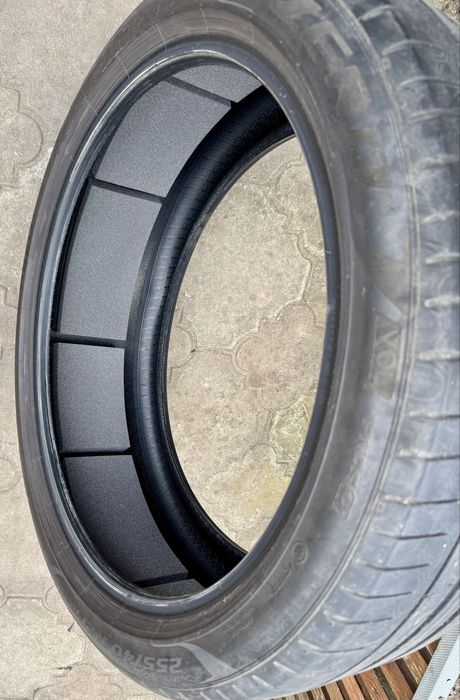 2 Anvelope Pirelli P Zero 255 40 21 cu bureti