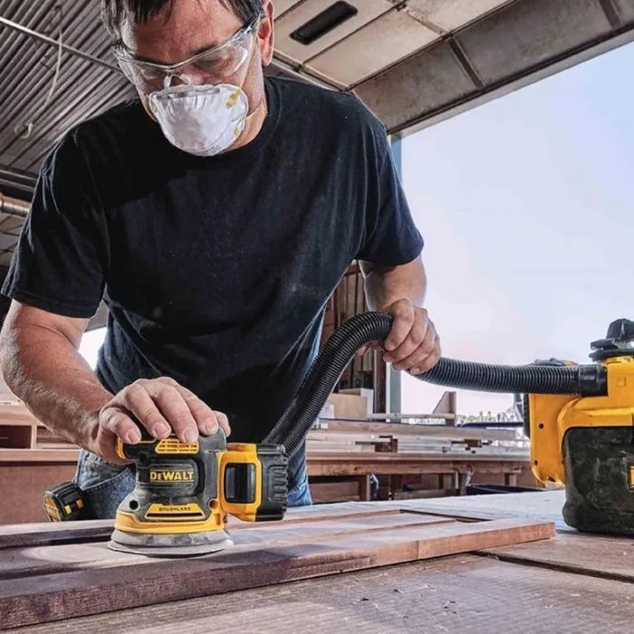 Ексцентър Шлайф с плавно регулиране DeWALT DCW210N 18V Brushless