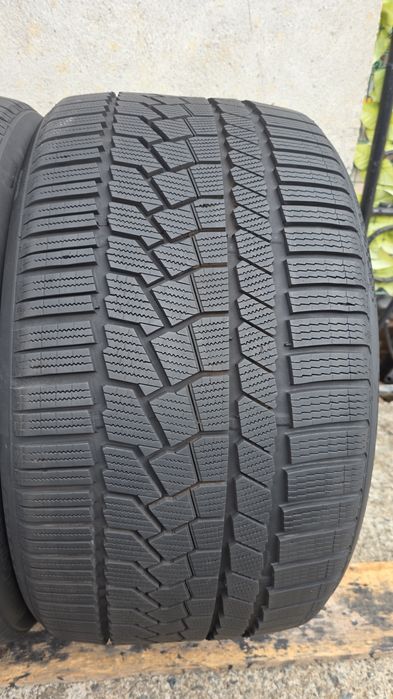 Vand două anvelope de iarna continental  315 30 22 dot 3423