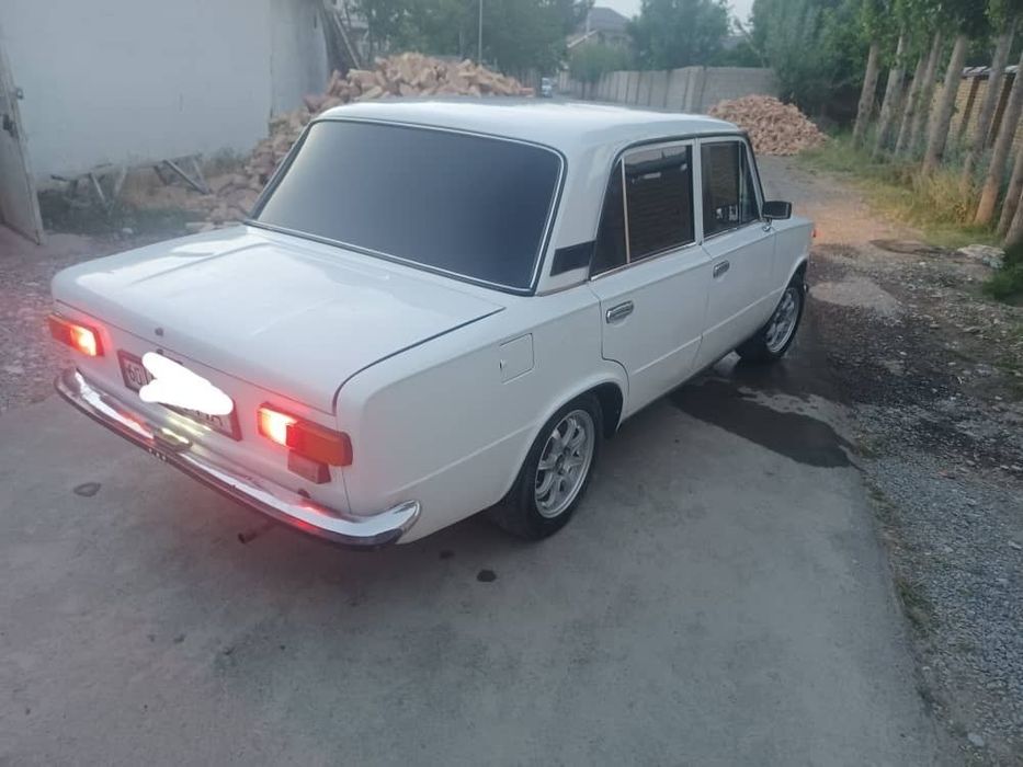 Машина 011 жигули