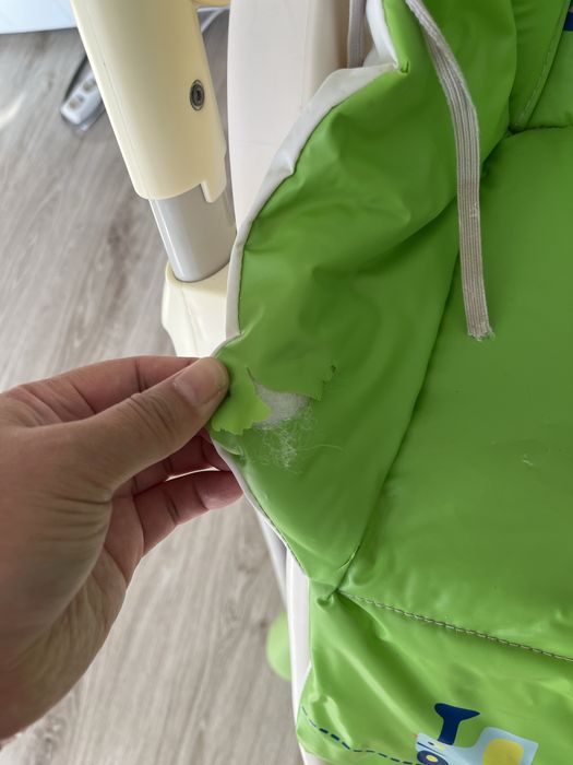 Срочно продам Столик для кормления