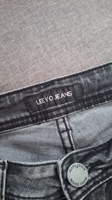 Blugi Leeyo Jeans NOI