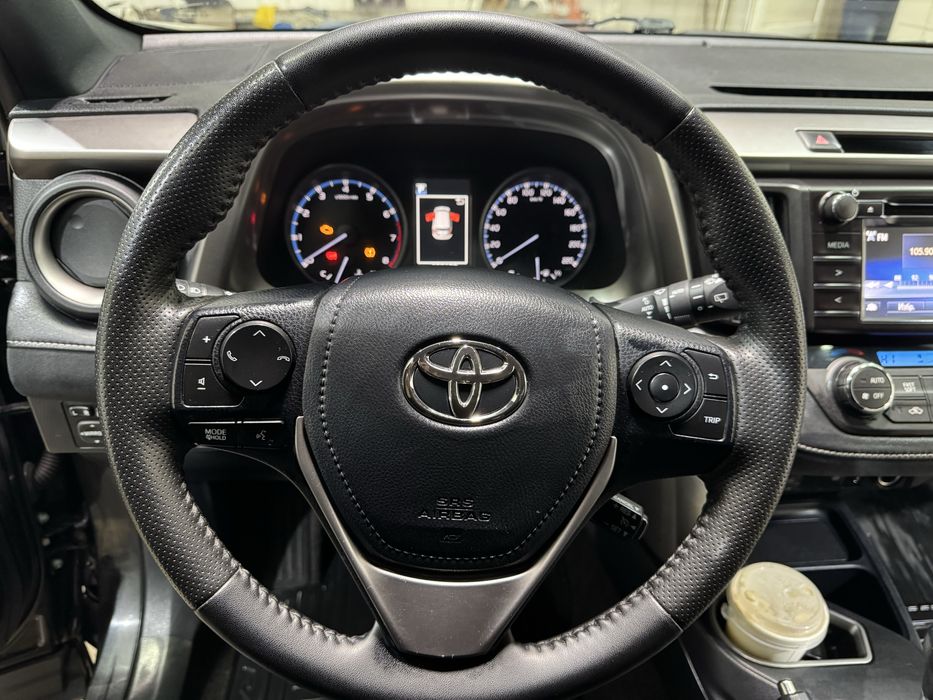 Продаю машину раф 4