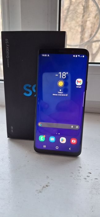 Продам самсунг S9 64г в отличном состояние
