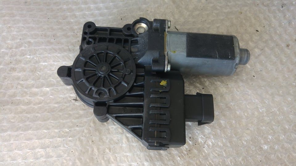 motoras macara stanga fata opel astra h 13101480lh