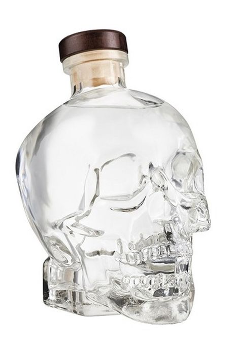Стильнфй графин в форме черепа + 6 рюмок