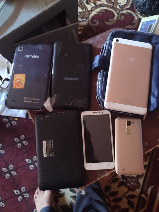 Планшет и телефон