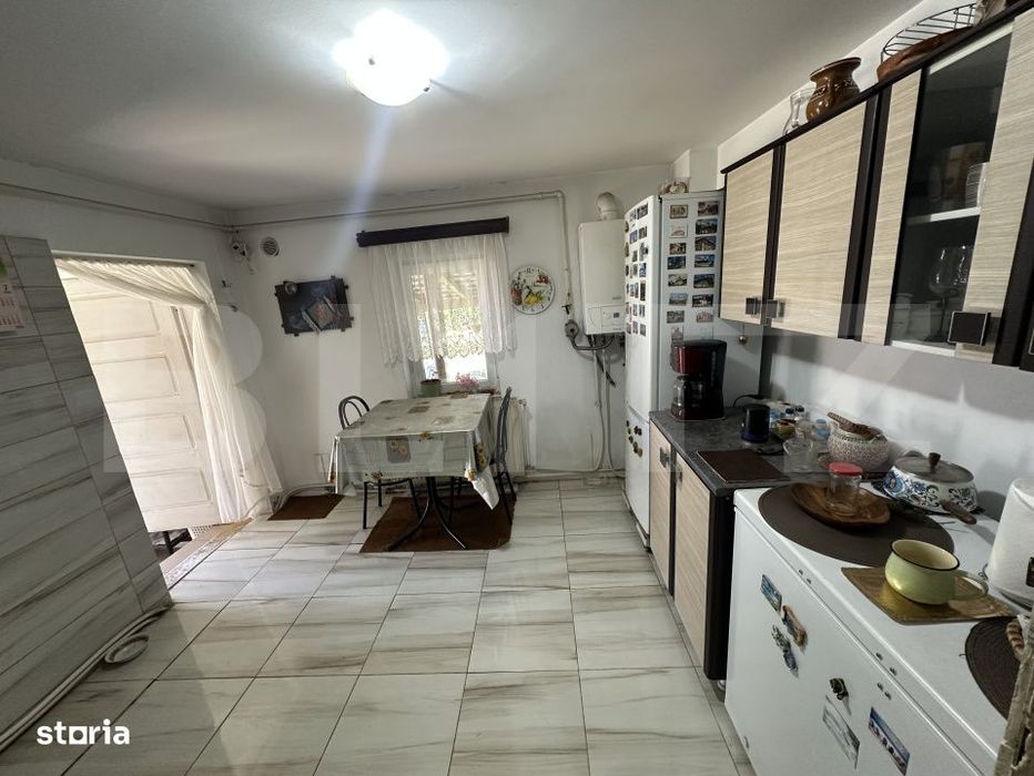 Casa de vanzare 131 mp, teren generos de 1.100 mp