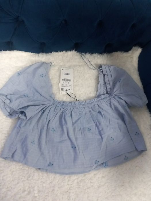 Ie scurta baby blue puff sleeves mărimea S Zara