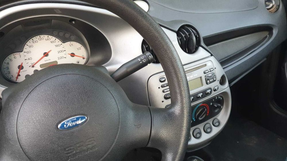 Vând micuțul gigant FORD KA
