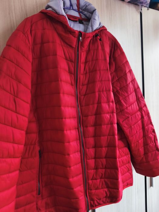 Дамско яке синьо, червено и зелено