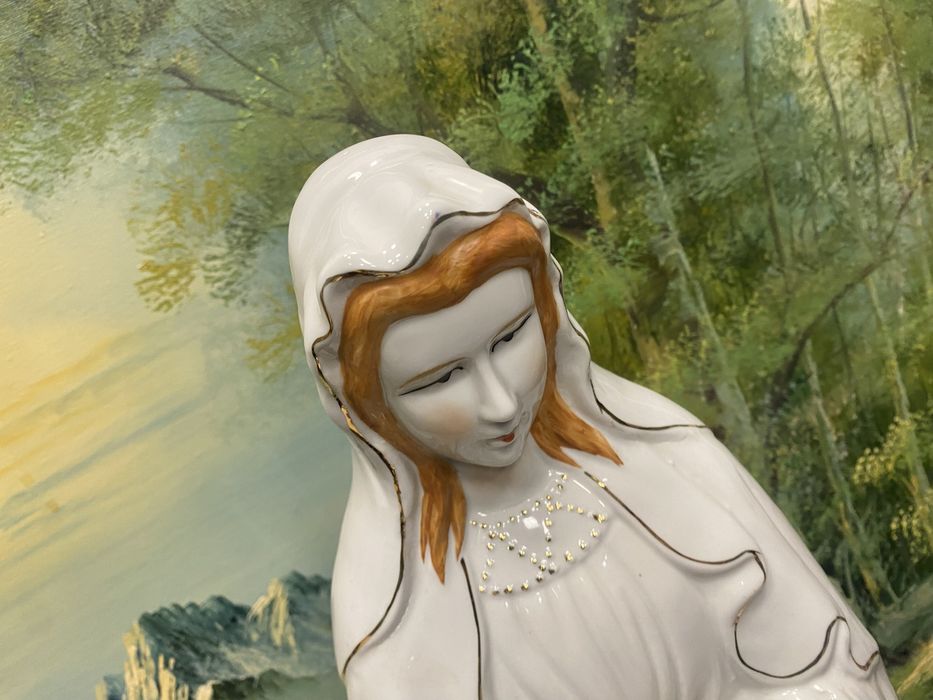 Порцеланова статуя Дева Мария Lourdes Франция 1970  фигура дева мария религия църква исус