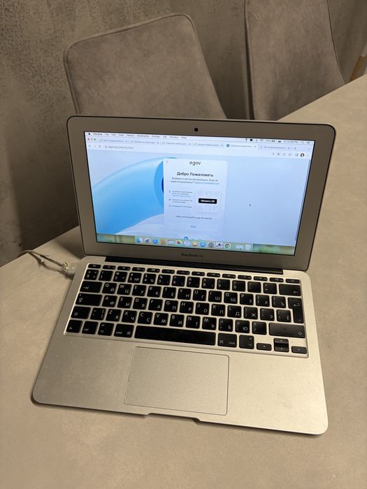 MacBook Air 11” A1465 / Core i5 / SSD / отличное состояние