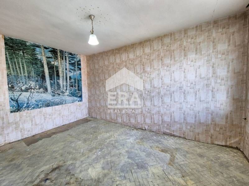 Продава се Двустаен апартамент в Момчилград - 90 кв.м за 589 €/кв.м - Снимка #11