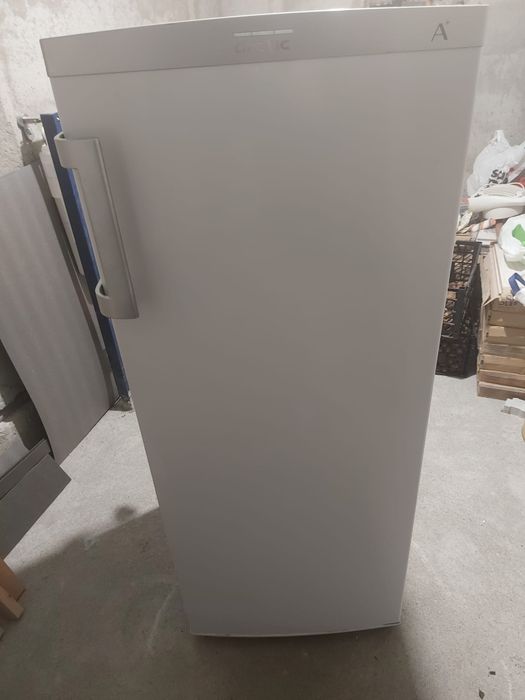 Vând Congelator Arctic cu 6 sertate!!
