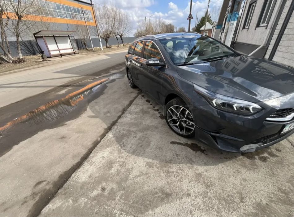 Автомобиль Kia Ceed