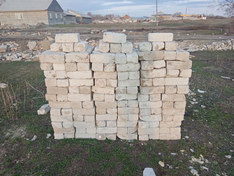 Продам кирпрчи буу