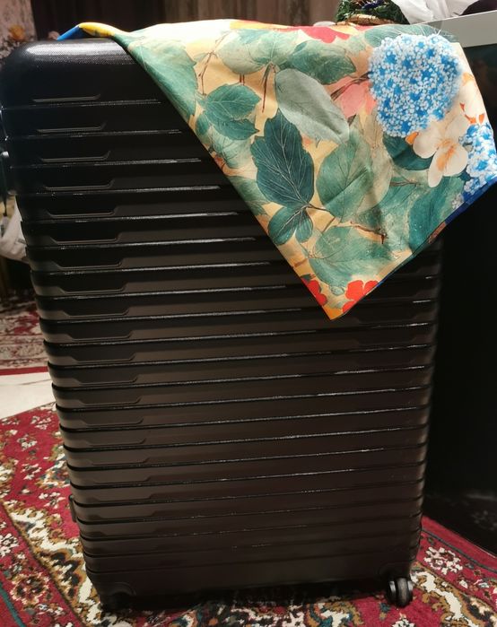 Голям куфар XL 136 литра, с протектор