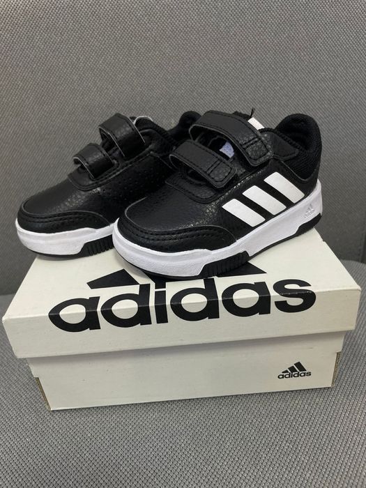 Детская обувь от Адидас 10000