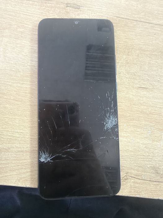 Телефон poco c40