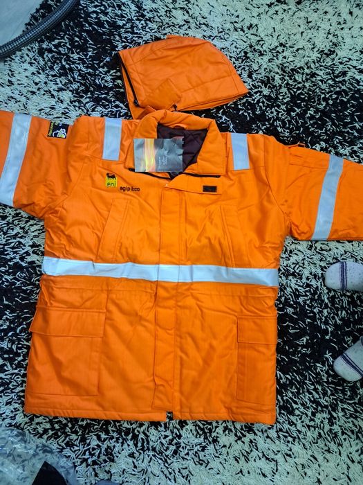 Продам зимний комбинезон с курткой Red Wings