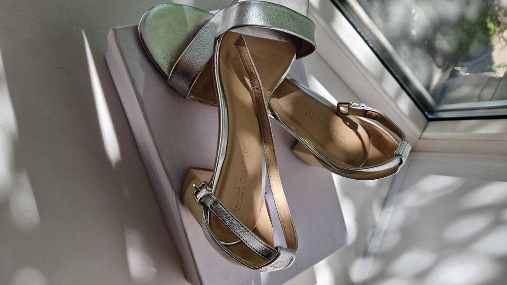 Новые кожаные босоножки