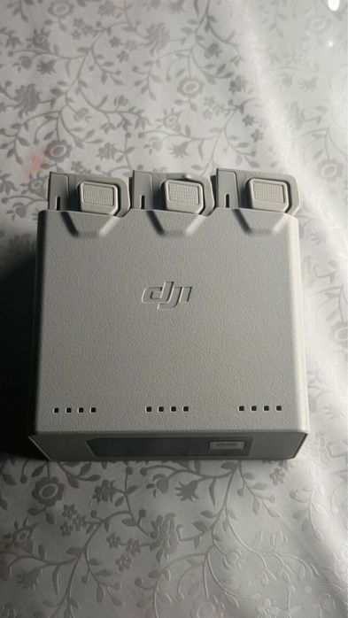 DJI Mini 3 — дрон с пультом и аккумулятором