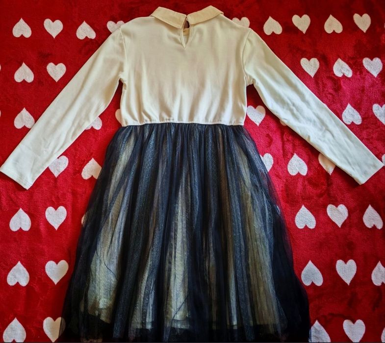 Rochie cu maneca lunga, vârstă 13-14 ani, 160 cm, noua fără eticheta.