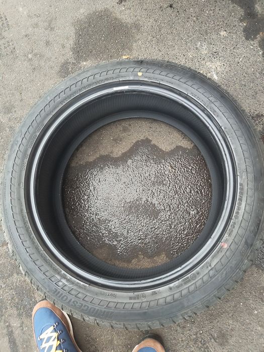 Brigestone alenza 235/50/20