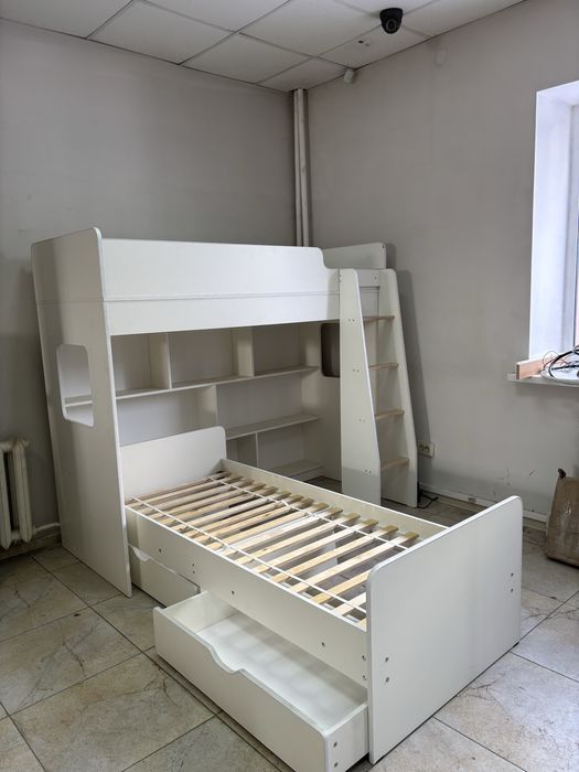 Детская кровать двухяростная