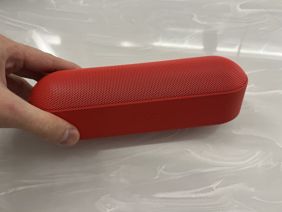 Колонка Beats Pill, красная