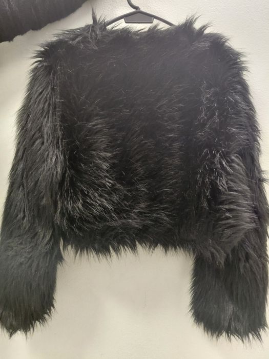 Черно дамско яке от пух
