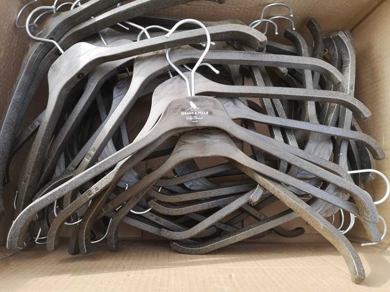 Закачалки за дрехи Дървени Гумирани