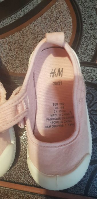 Vand tenisi fetite marca H&M