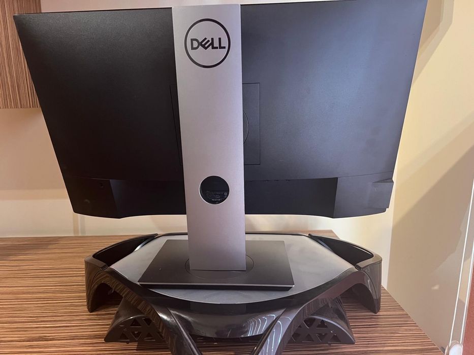 Продавам Dell P2419H – 24” IPS монитор, Full HD
