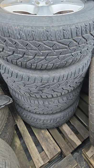 Anvelope iarna 235 60 18 profil foarte bun 235/60/18