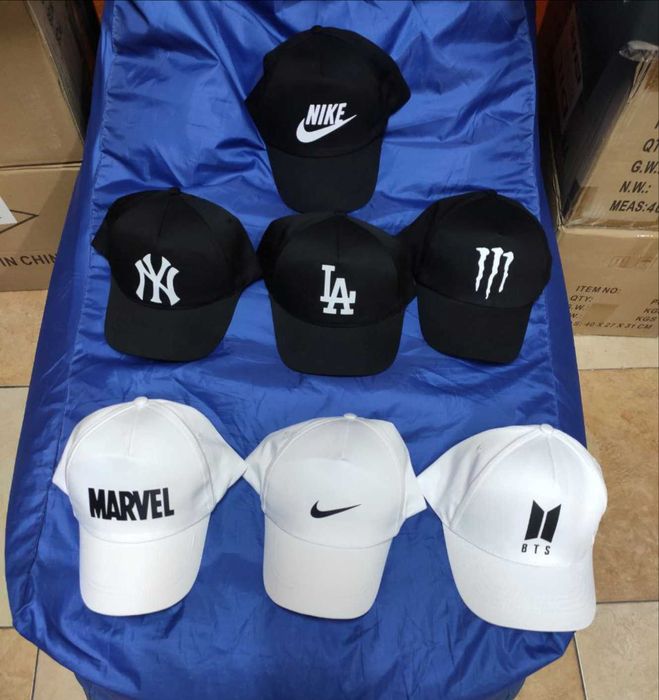 Новые кепки с лого х/б хорошего качества (черные,белые и темно синие)