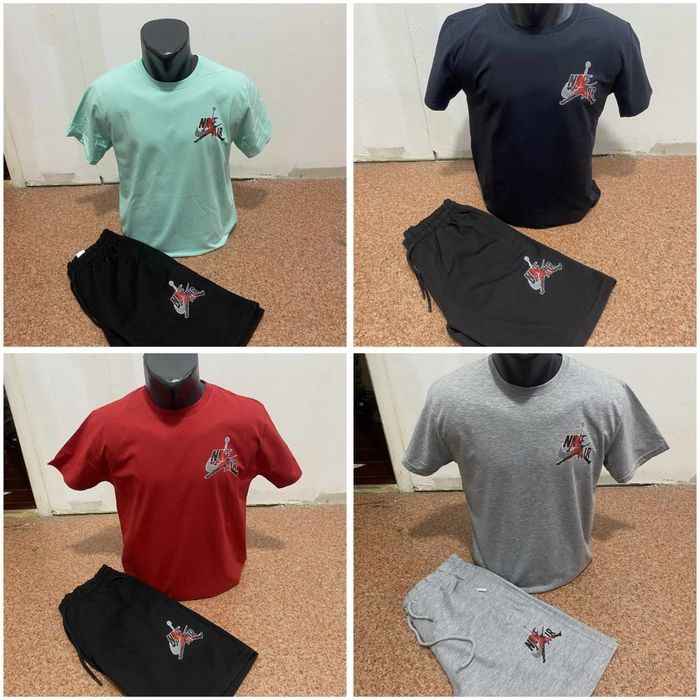 Compleu barbati diferite culori