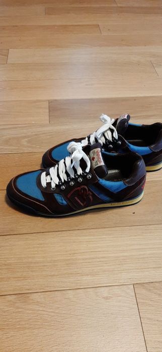 Pantofi adidasi Dsquared 2 marimea 41
