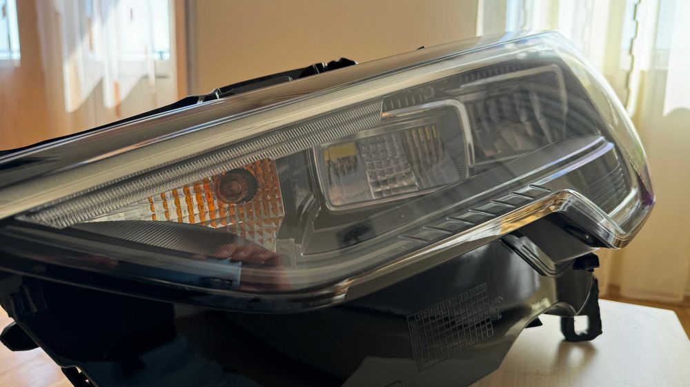 Оригинални LED фарове/фар за Ауди Audi Q3 2019+