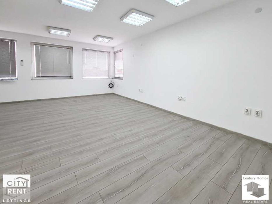Дава се под наем Офис в Велико Търново, Център - 156 кв.м за 1000 € - Снимка #2