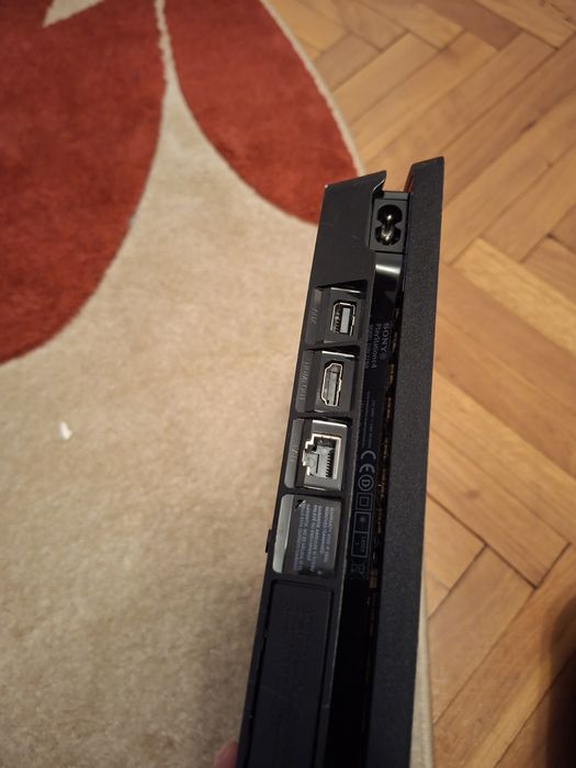 Vand play station 4 slim