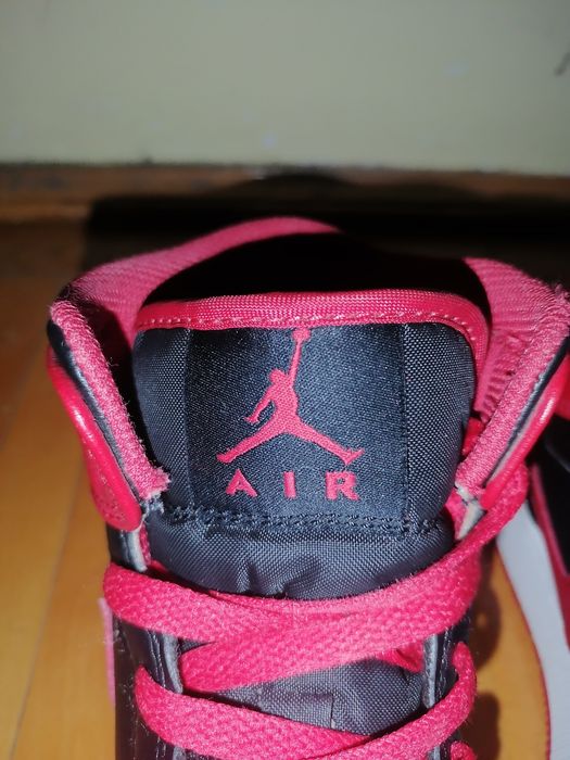 Vând Jordan 1 alternate bred