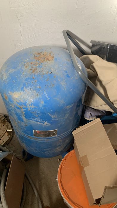 Продам мембранный бак.