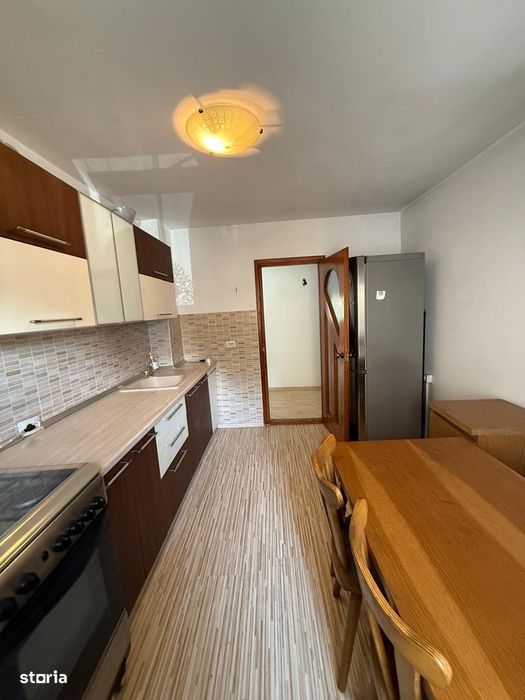 Apartament cu 4 camere decomandate, Obcini